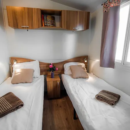 Lake View Mobile Homes With Thermal Riviera Tickets In Terme Catez Catez ob Savi Exterior photo